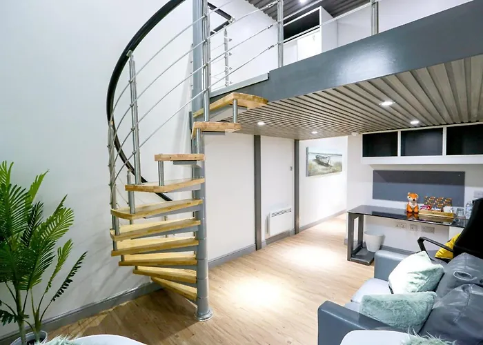 A104 Bright Modern Loft