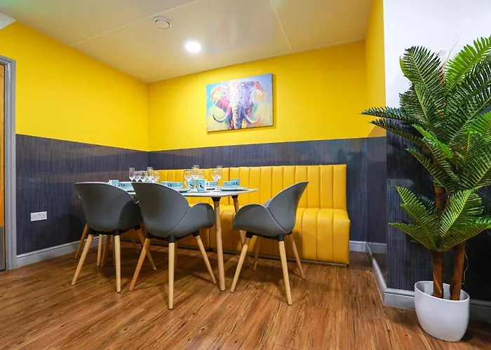A104 Bright Modern Loft